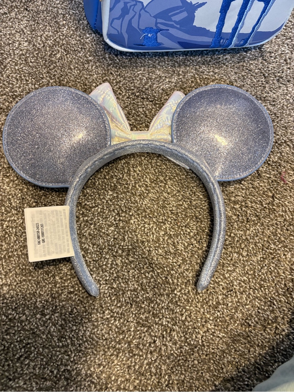 Star Wars Hoth Iridescent Bow Ear Headband in Silver and Pearl - Picture 2 of 2